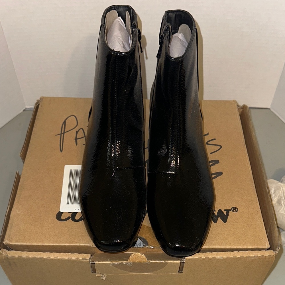 comfortview Black Patent Ankle Booties with Side Zip